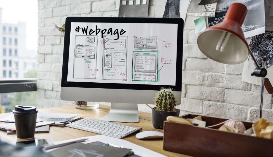The difference between static and dynamic websites
